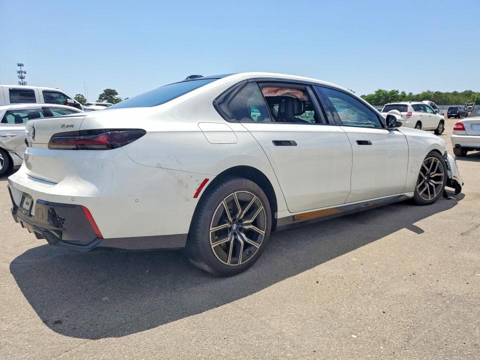 2025 BMW 740 XI 3