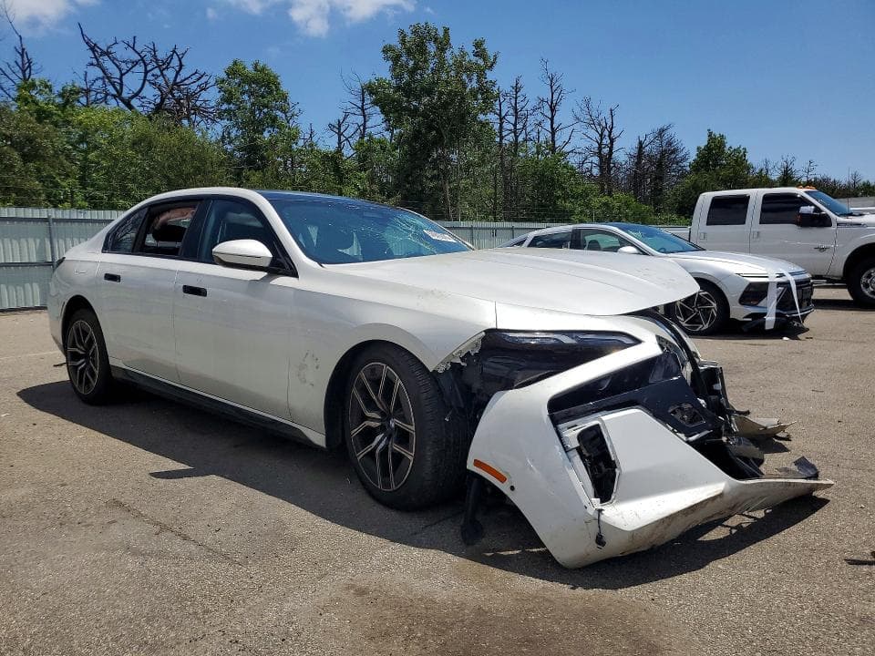 2025 BMW 740 XI 4
