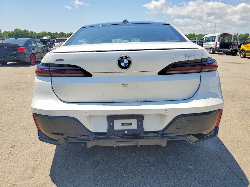 2025 BMW 740 XI 6