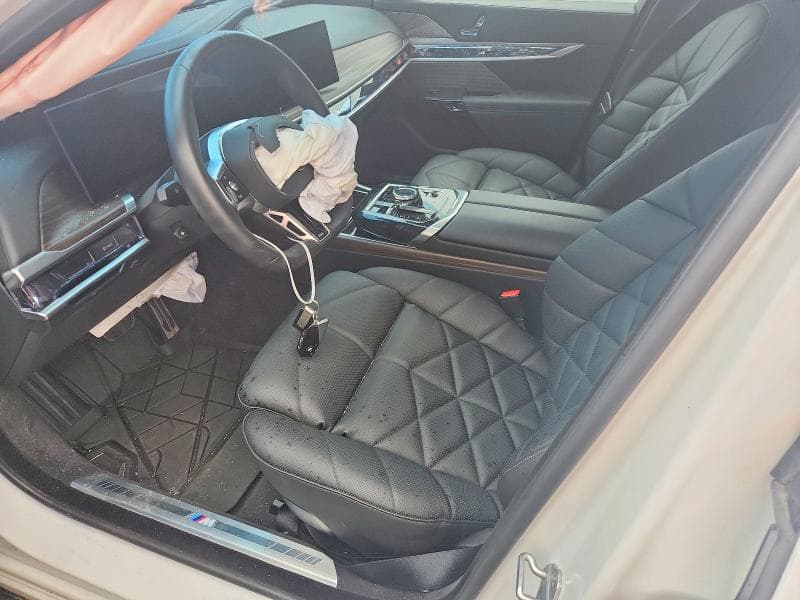 2025 BMW 740 XI 7
