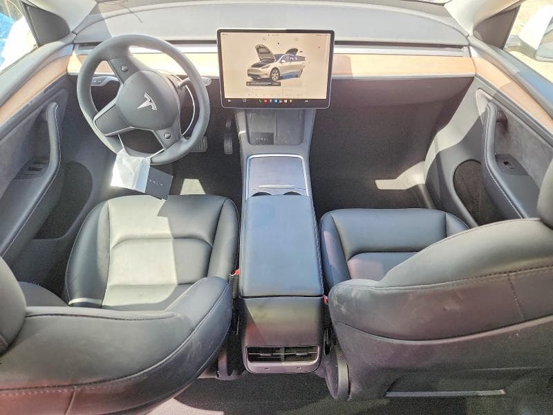 2024 TESLA MODEL Y 8