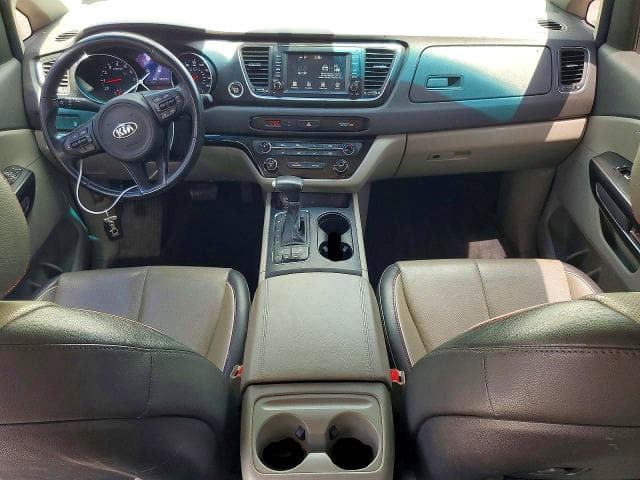 2017 KIA SEDONA LX 8