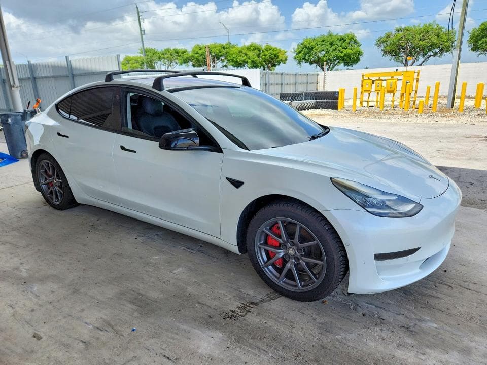2018 TESLA MODEL 3 4