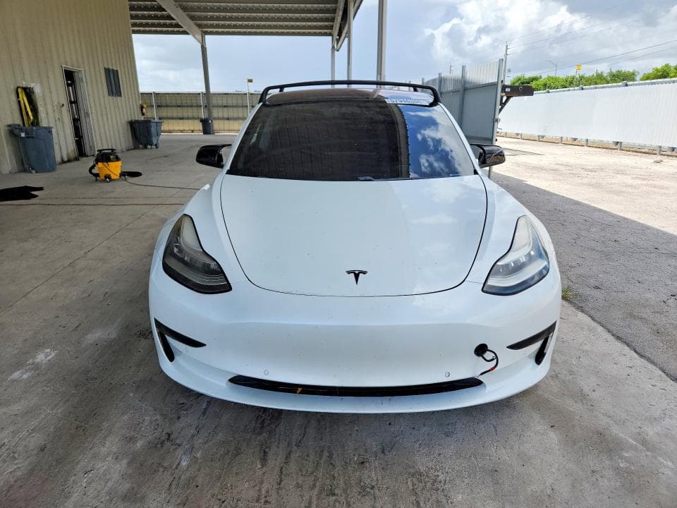 2018 TESLA MODEL 3 5