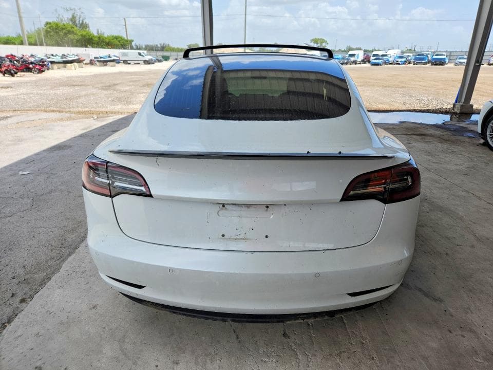 2018 TESLA MODEL 3 6