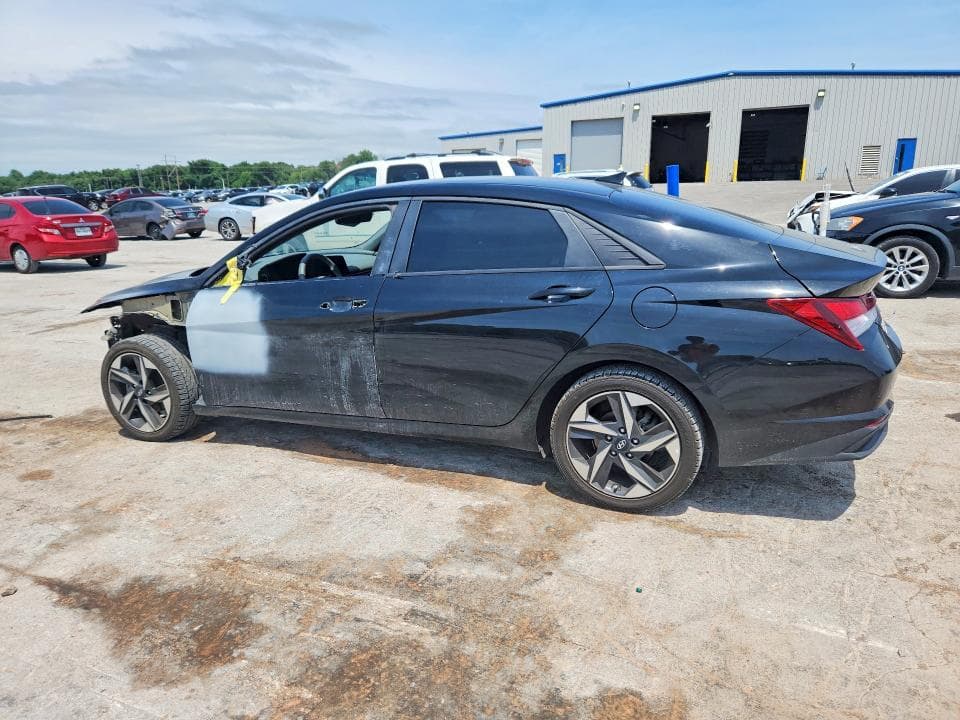 2023 HYUNDAI ELANTRA SEL 3