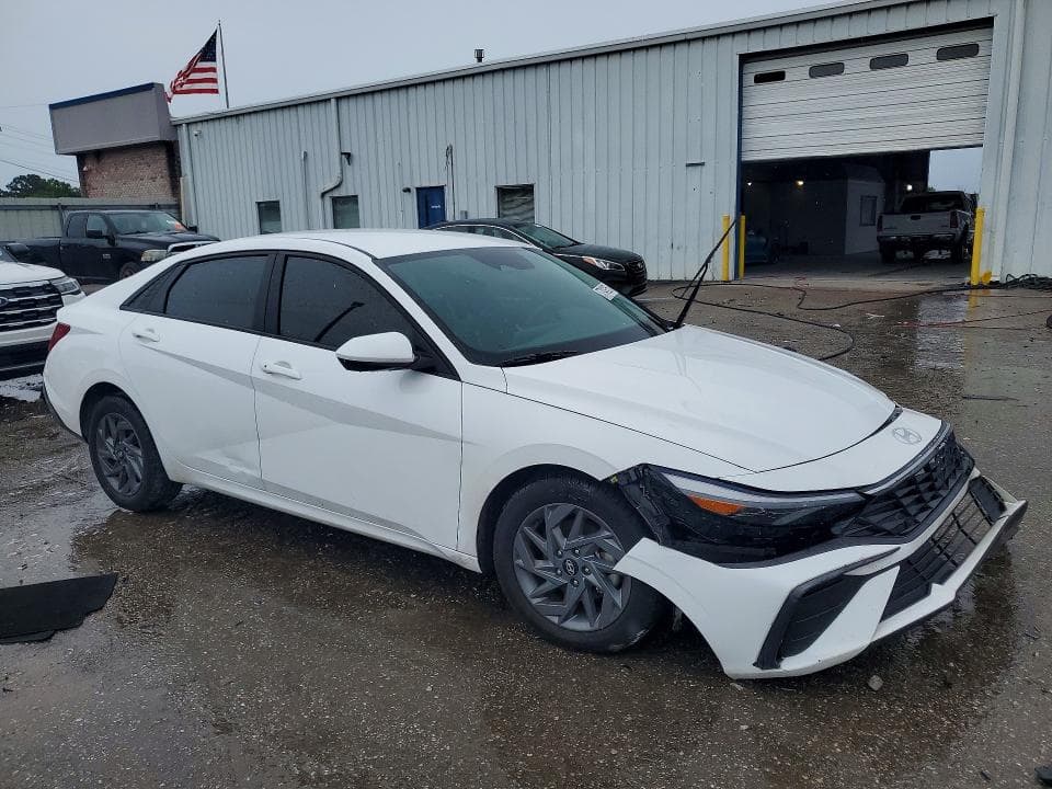 2024 HYUNDAI ELANTRA SEL SEL 4