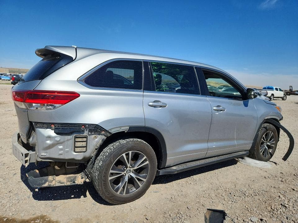2018 TOYOTA HIGHLANDER LE PLUS LE PLUS 3
