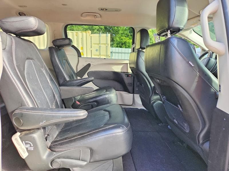 2022 CHRYSLER PACIFICA TOURING L 11