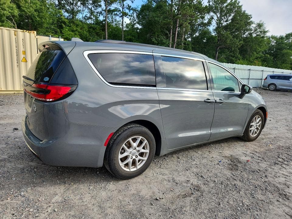 2022 CHRYSLER PACIFICA TOURING L 3