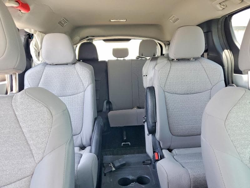 2025 TOYOTA SIENNA LE 10