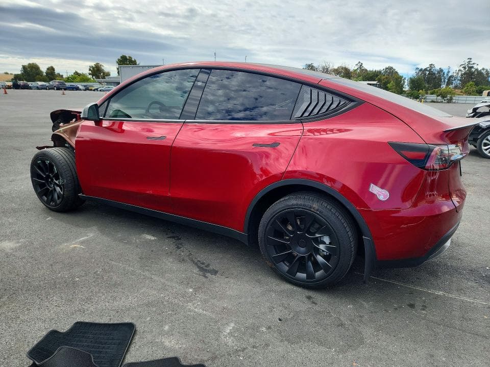 2024 TESLA MODEL Y 2
