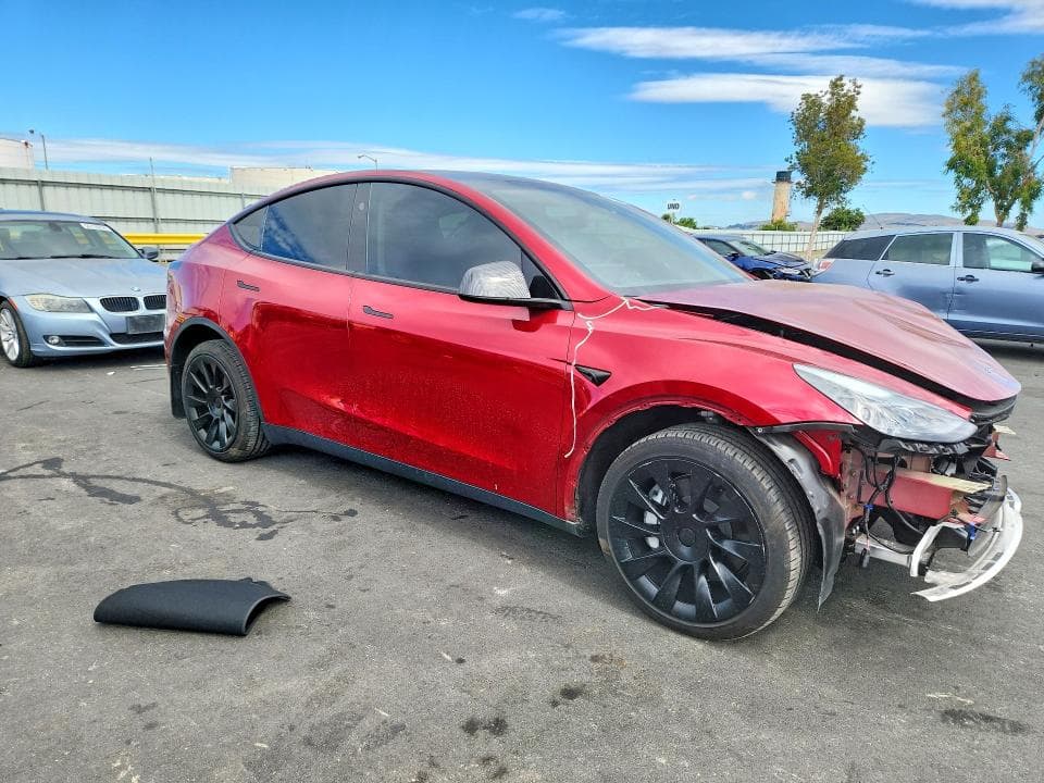 2024 TESLA MODEL Y 4