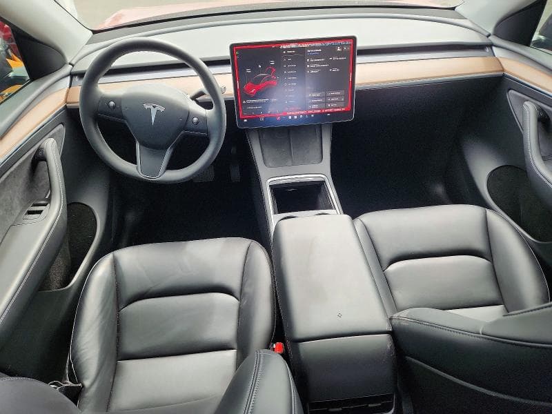 2024 TESLA MODEL Y 8