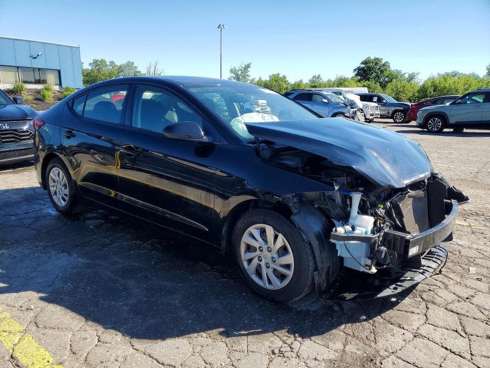 2018 HYUNDAI ELANTRA SE SE 4