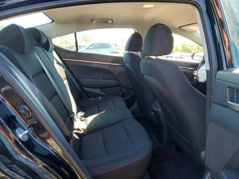 2018 HYUNDAI ELANTRA SE SE 10