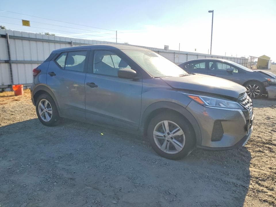 2021 NISSAN KICKS S 4