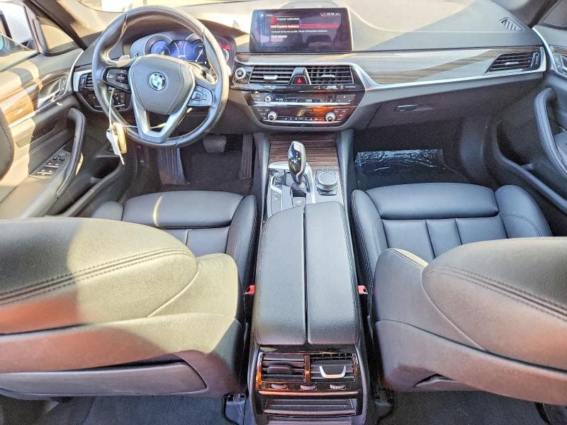 2018 BMW 530E 8