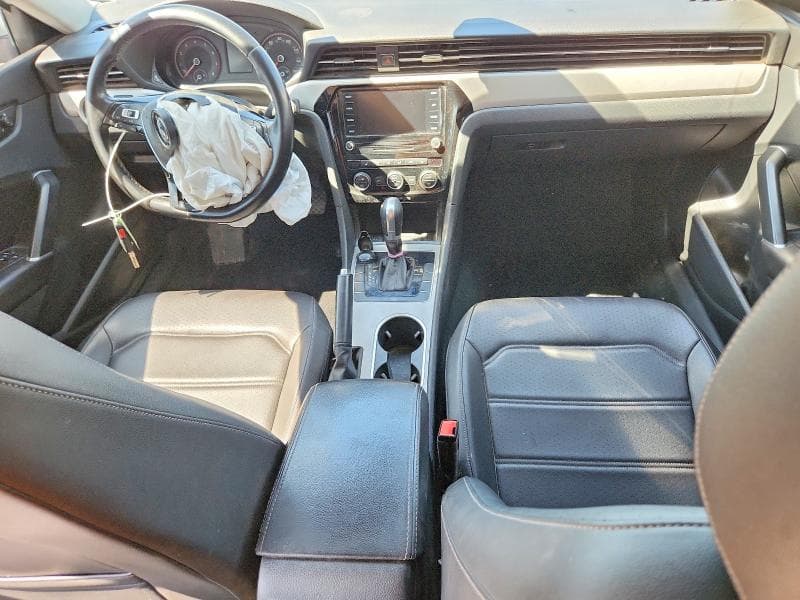 2020 VOLKSWAGEN PASSAT SE SE 8