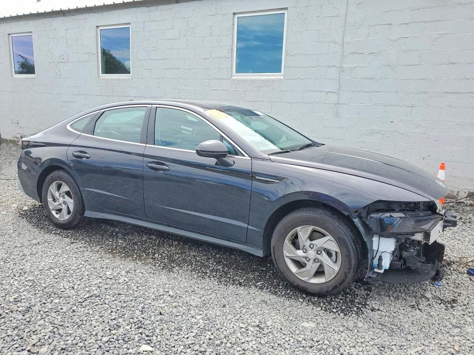 2025 HYUNDAI SONATA SE 4