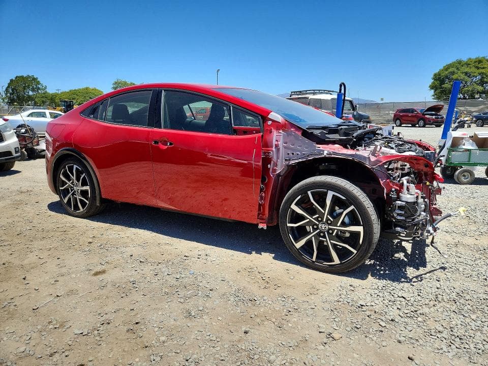 2026 TOYOTA PRIUS PLUG-IN HYBRID XSE 4