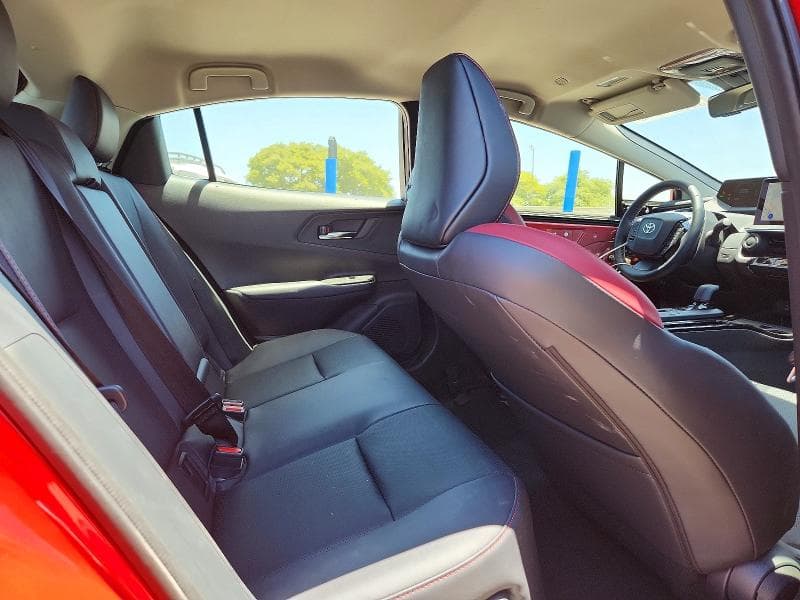 2026 TOYOTA PRIUS PLUG-IN HYBRID XSE 10