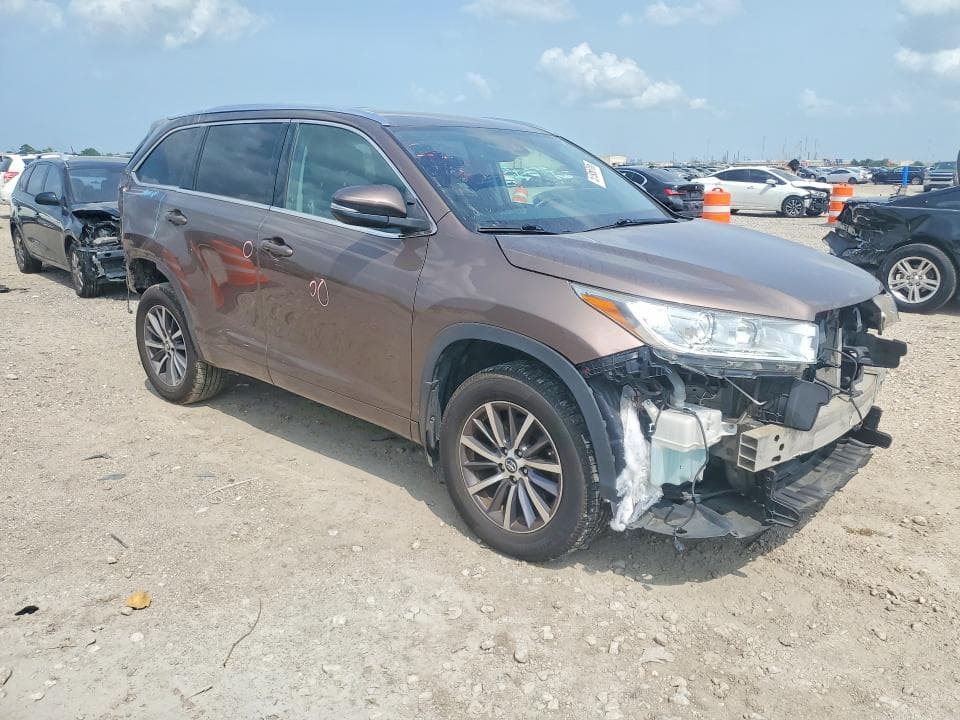 2018 TOYOTA HIGHLANDER XLE XLE 4