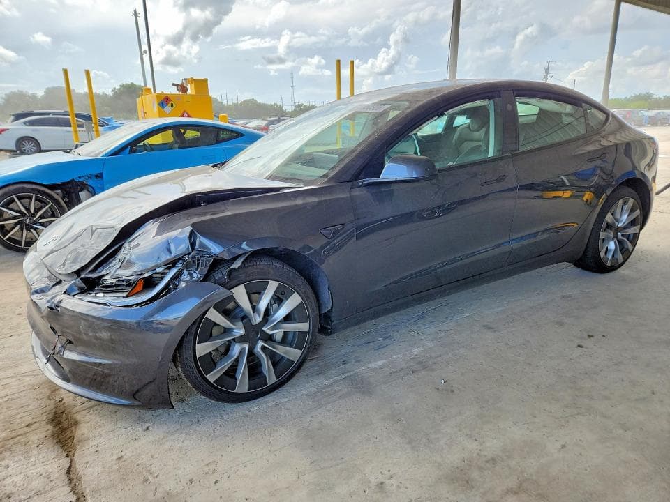 2025 TESLA MODEL 3 - 1