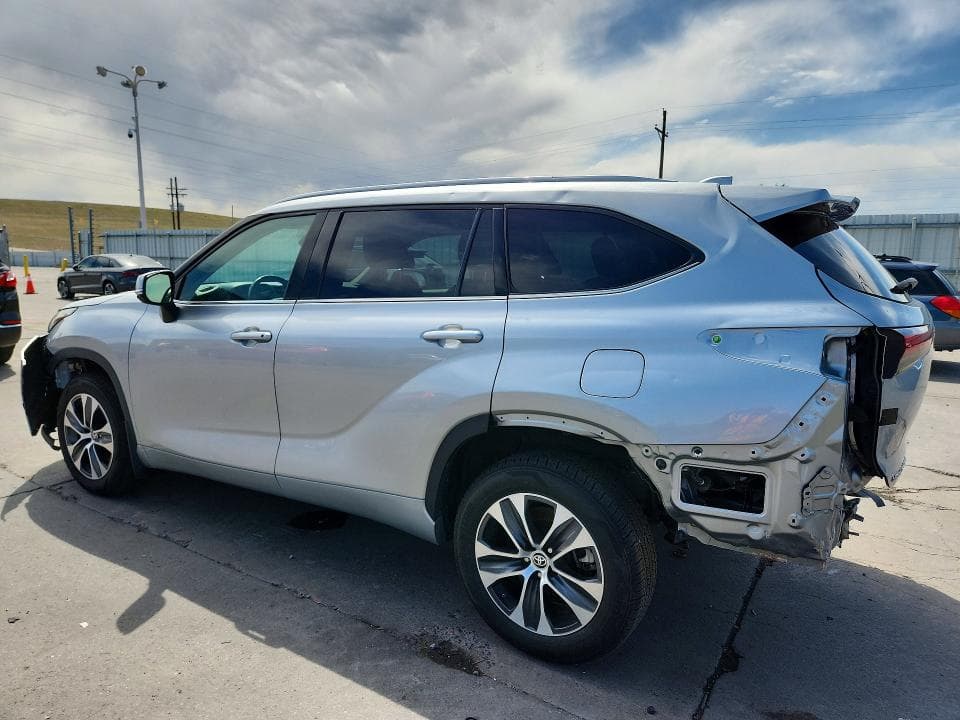 2022 TOYOTA HIGHLANDER XLE XLE 2