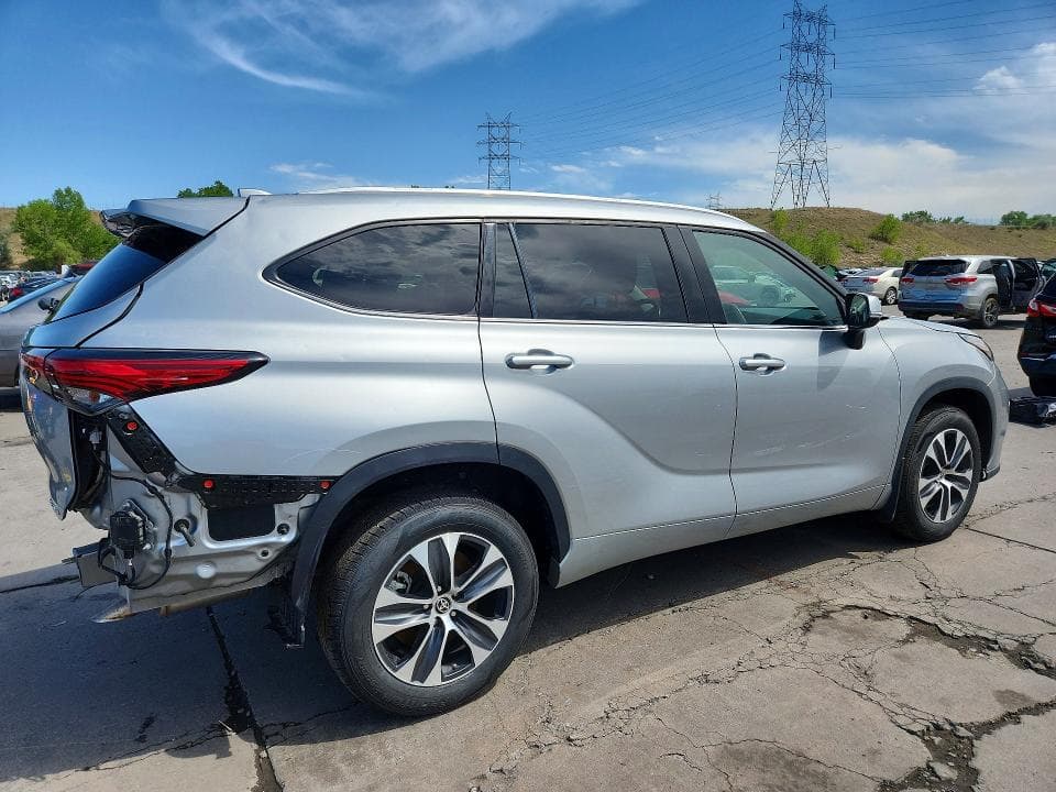 2022 TOYOTA HIGHLANDER XLE XLE 3
