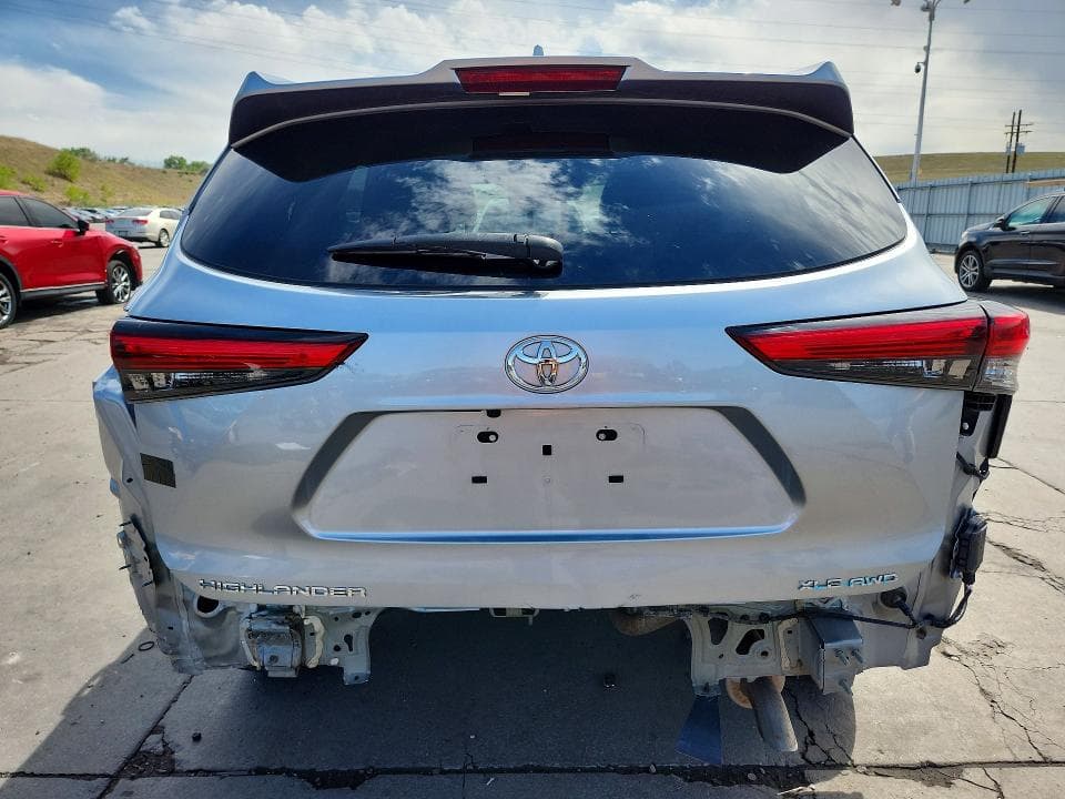 2022 TOYOTA HIGHLANDER XLE XLE 6