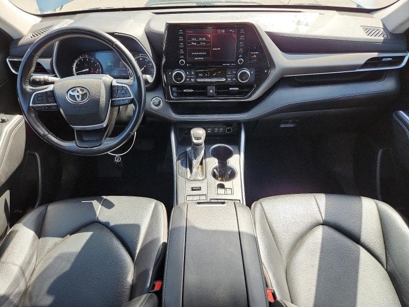 2022 TOYOTA HIGHLANDER XLE XLE 8