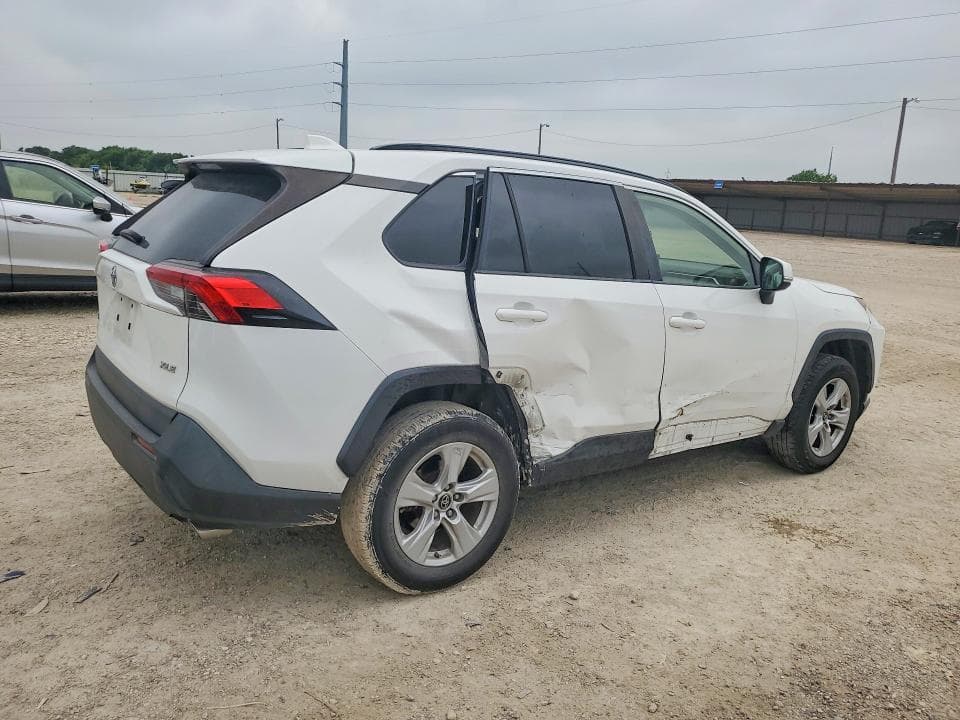 2019 TOYOTA RAV4 XLE XLE 3