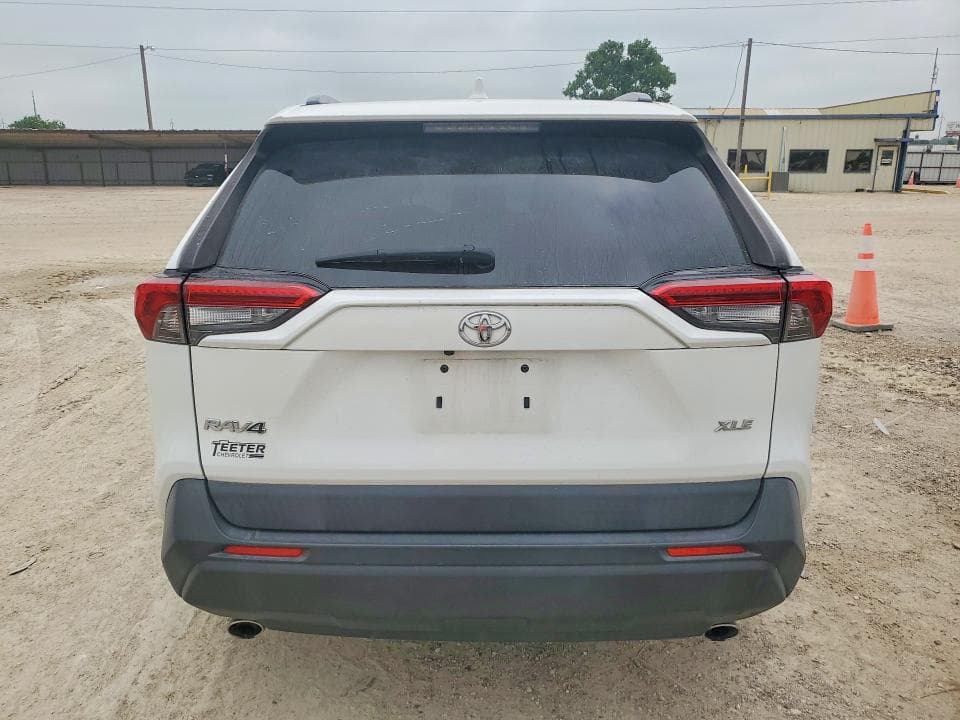 2019 TOYOTA RAV4 XLE XLE 6