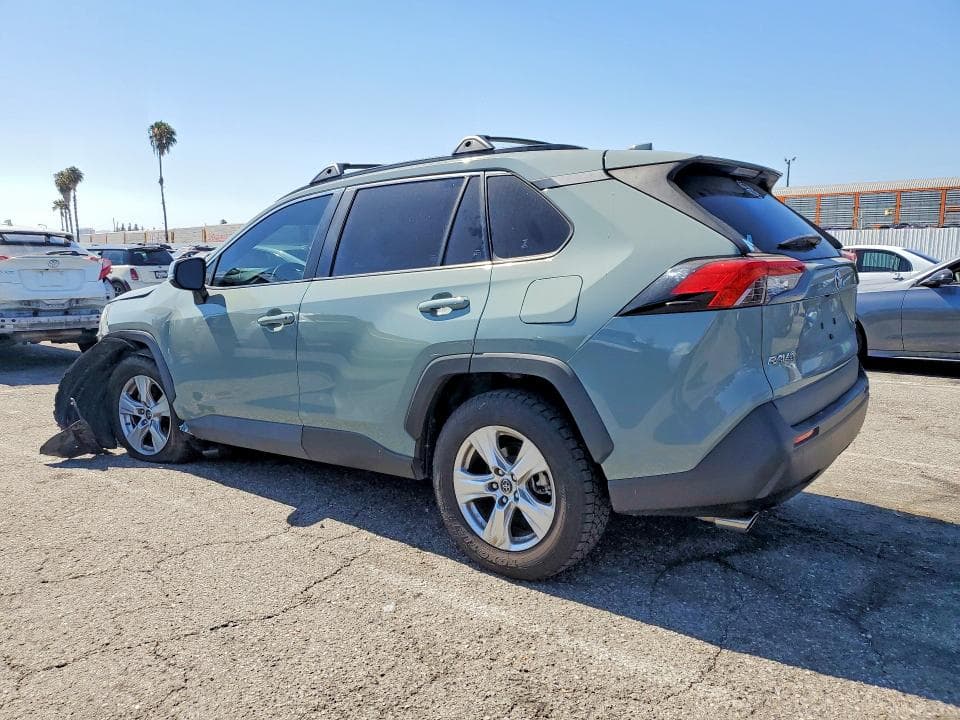 2019 TOYOTA RAV4 XLE 2