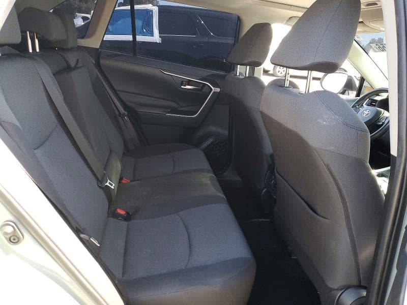2019 TOYOTA RAV4 XLE 11