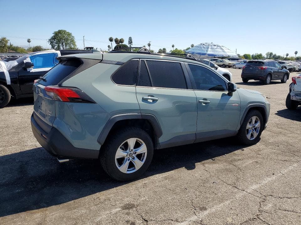 2019 TOYOTA RAV4 XLE 3