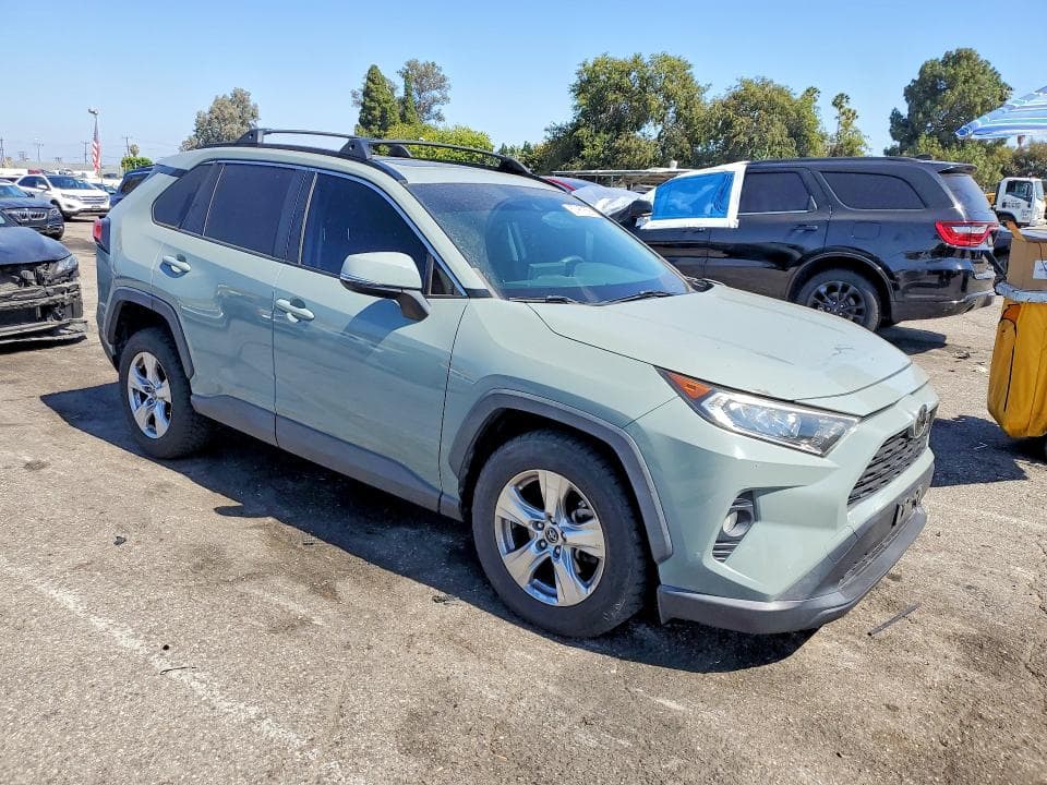 2019 TOYOTA RAV4 XLE 4