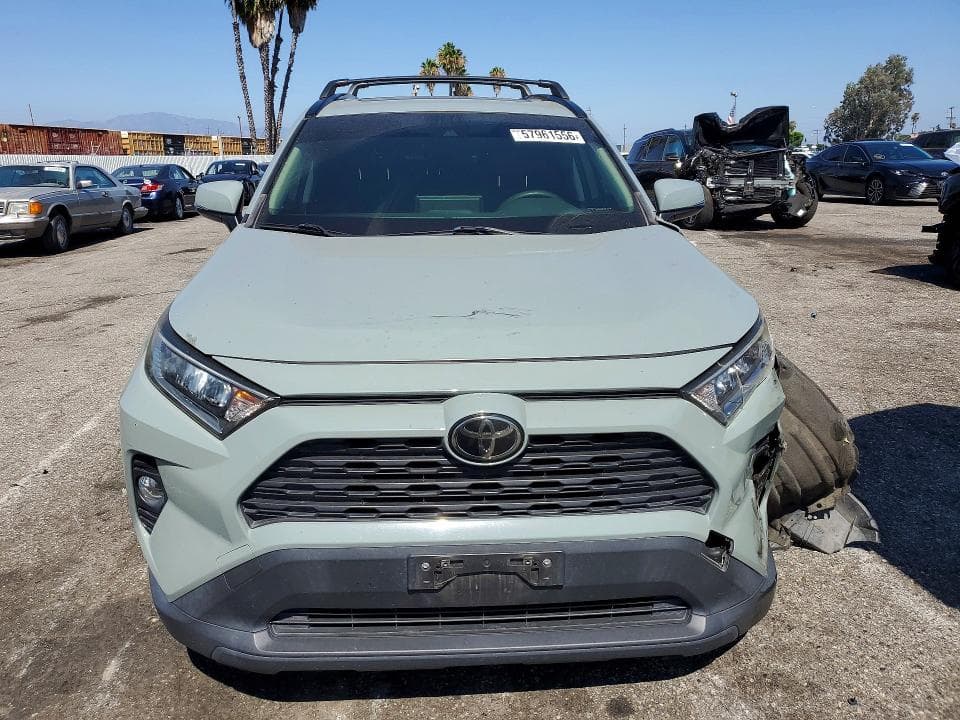 2019 TOYOTA RAV4 XLE 5