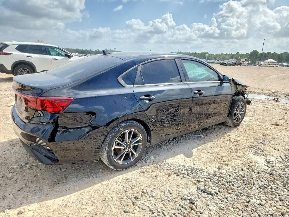 2022 KIA FORTE 3
