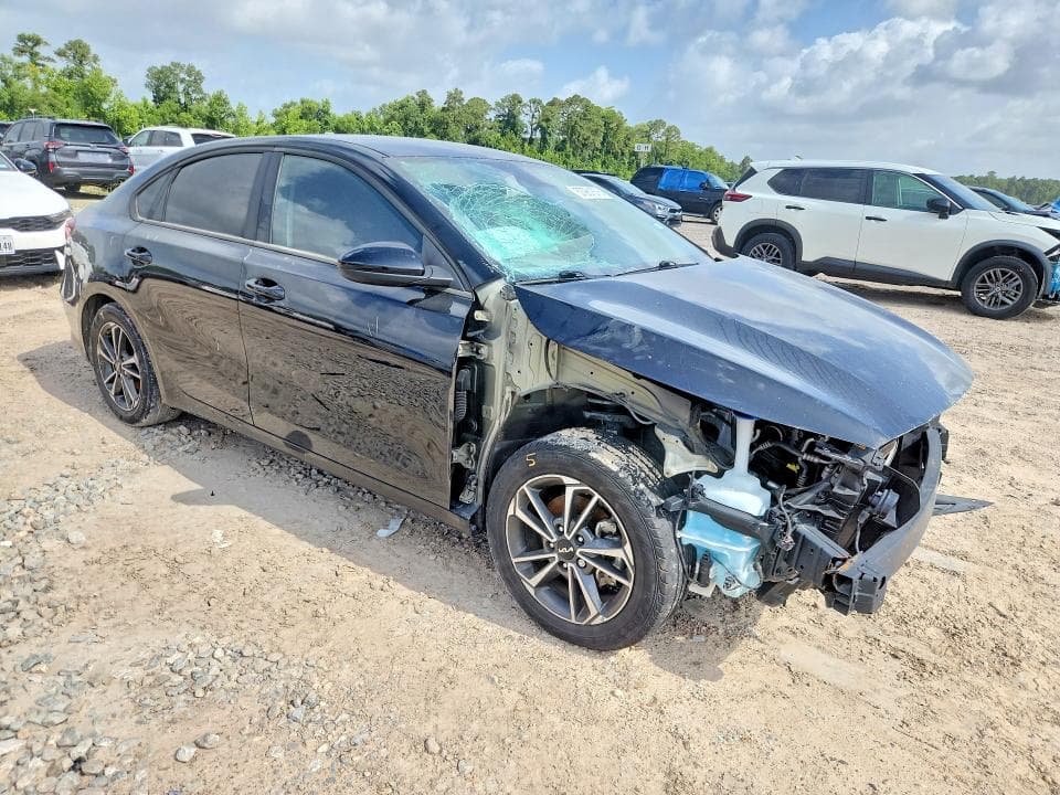 2022 KIA FORTE 4