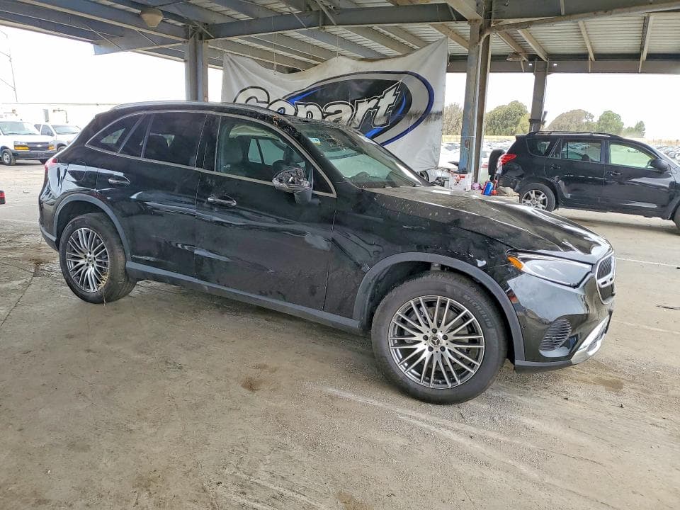 2026 MERCEDES-BENZ GLC 300 4MATIC 4