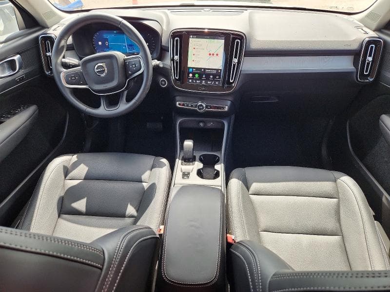 2025 VOLVO XC40 CORE 8