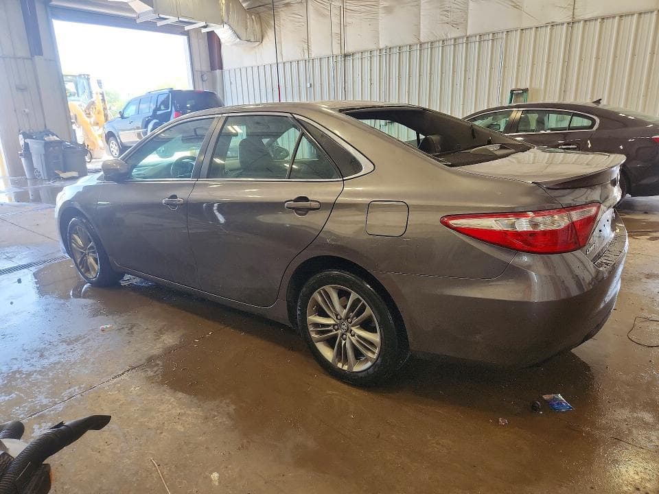 2017 TOYOTA CAMRY SE 2