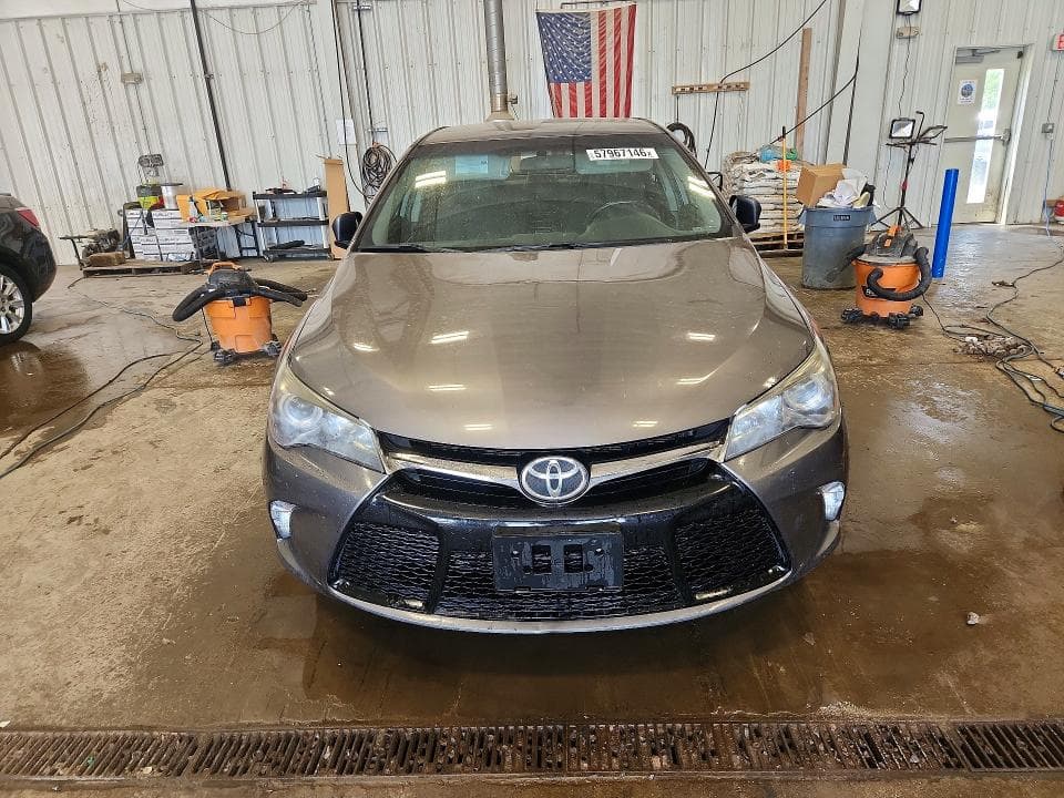 2017 TOYOTA CAMRY SE 5