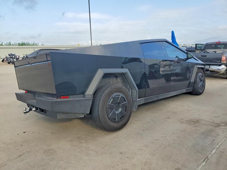 2024 TESLA CYBERTRUCK 3