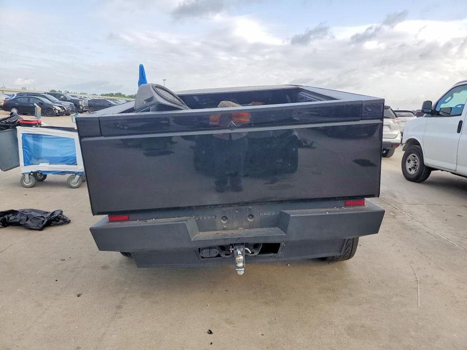 2024 TESLA CYBERTRUCK 6