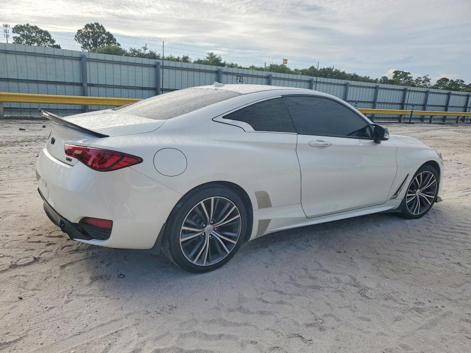 2018 INFINITI Q60 2.0T LUXE 3