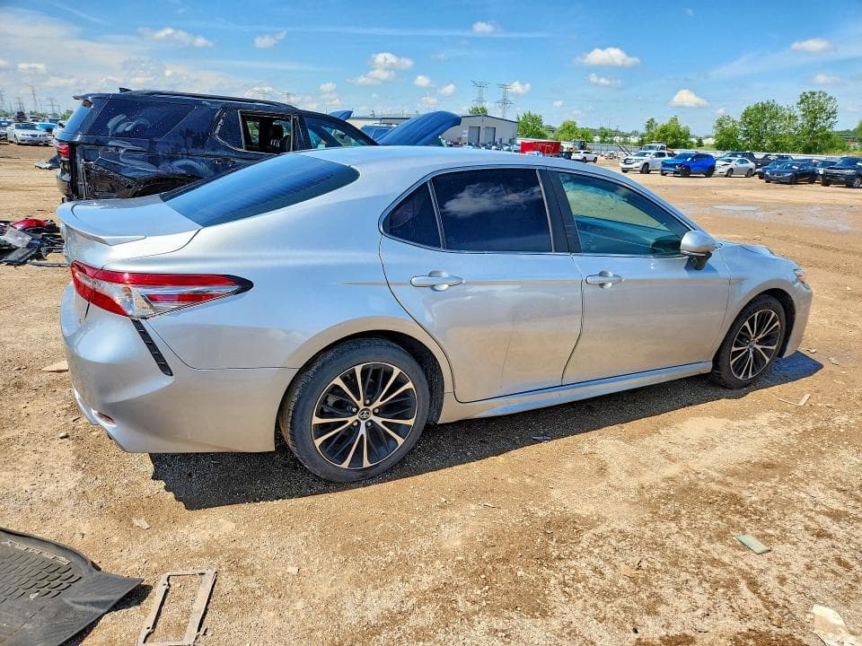 2018 TOYOTA CAMRY SE SE 3