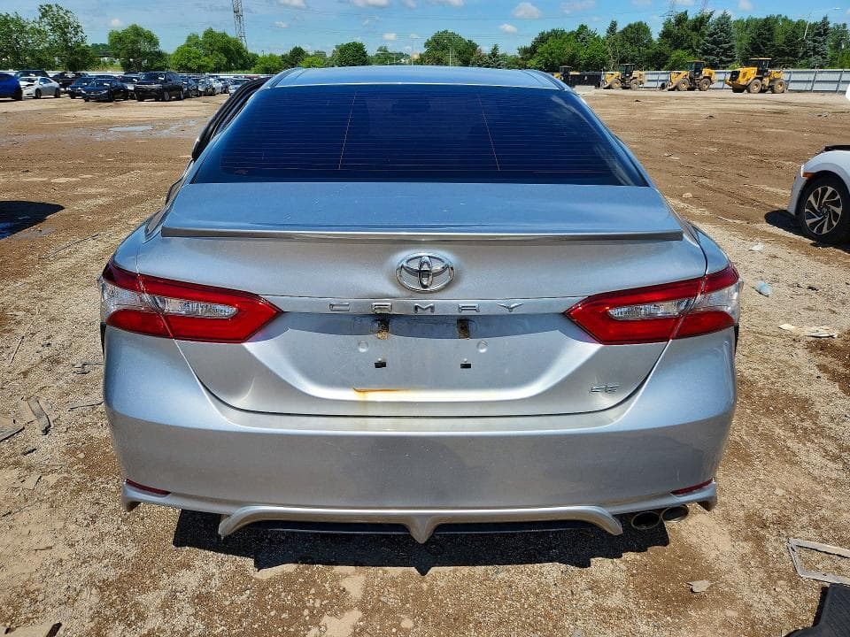 2018 TOYOTA CAMRY SE SE 6
